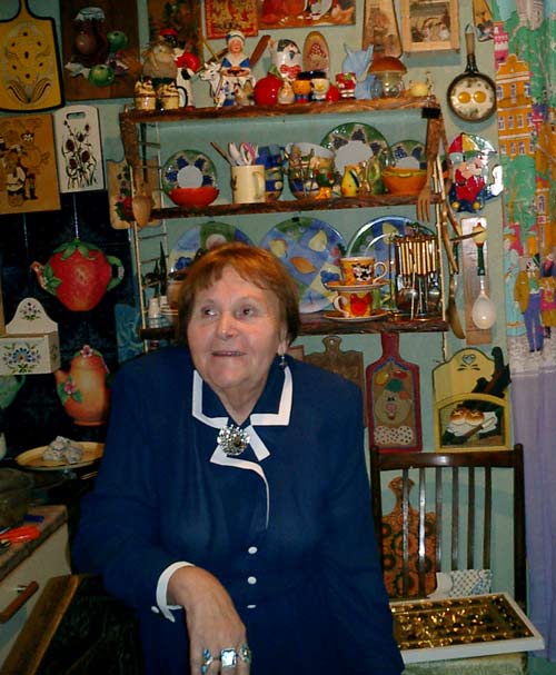 Лидия Либединская на кухне - 5.3.2003